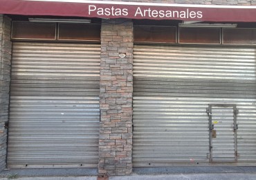 EXCELENTE LOCAL CON DEPOSITO, BAÑO Y 2 OFICINAS EN PLENA ZONA COMERCIAL MAYORISTAS REF. 890