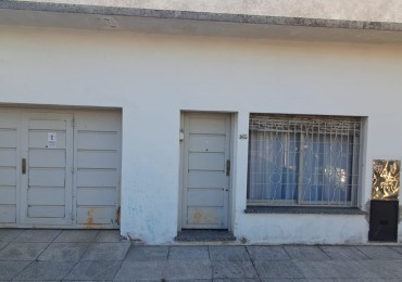 CASA IDEAL PARA 2 FAMILIAS (AL FRENTE 2 AMB CON COCHERA PARQUE Y AL FONDO 5 AMB CON GALERIA) REF. 895