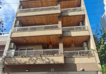 PISO DE 3 AMBIENTES CON DOBLE SUITE, 2 COCHERAS Y VISTA AL FRENTE.REF.914