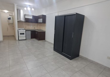 DEPARTAMENTO MONOAMBIENTE C/BAÑO Y BALCON FRANCES. REF. 927