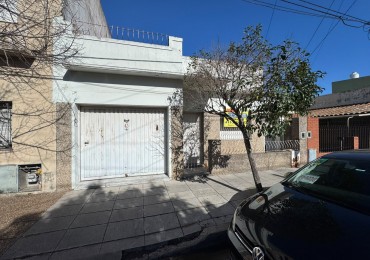  CASA 3 AMBIENTES CON COCHERA, TERRAZA Y CUARTO GUARDA UTILES.REF.928