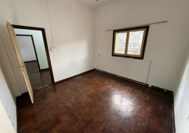 PH 2 AMB AL FRENTE EN PLANTA ALTA CON PATIO CON LAVADERO Y CERRAMIENTO DE TOLDO REBATIBLE (SIN EXPENSAS) REF. 938